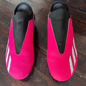 adidas Kids laceless Soccer cleats in Pink and Black EUC